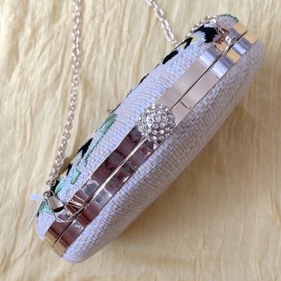 Brand New D\'Margeaux Embroidered Tropical Fish Shell Straw Crossbody Chain Purse